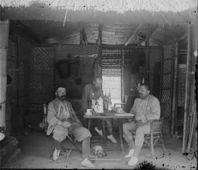 Archéologues à My Son en 1903 
